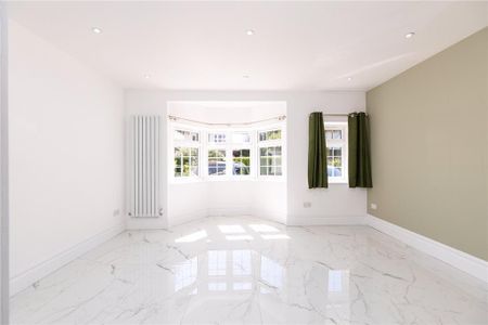 6 bedroom detached house to rent - Photo 2