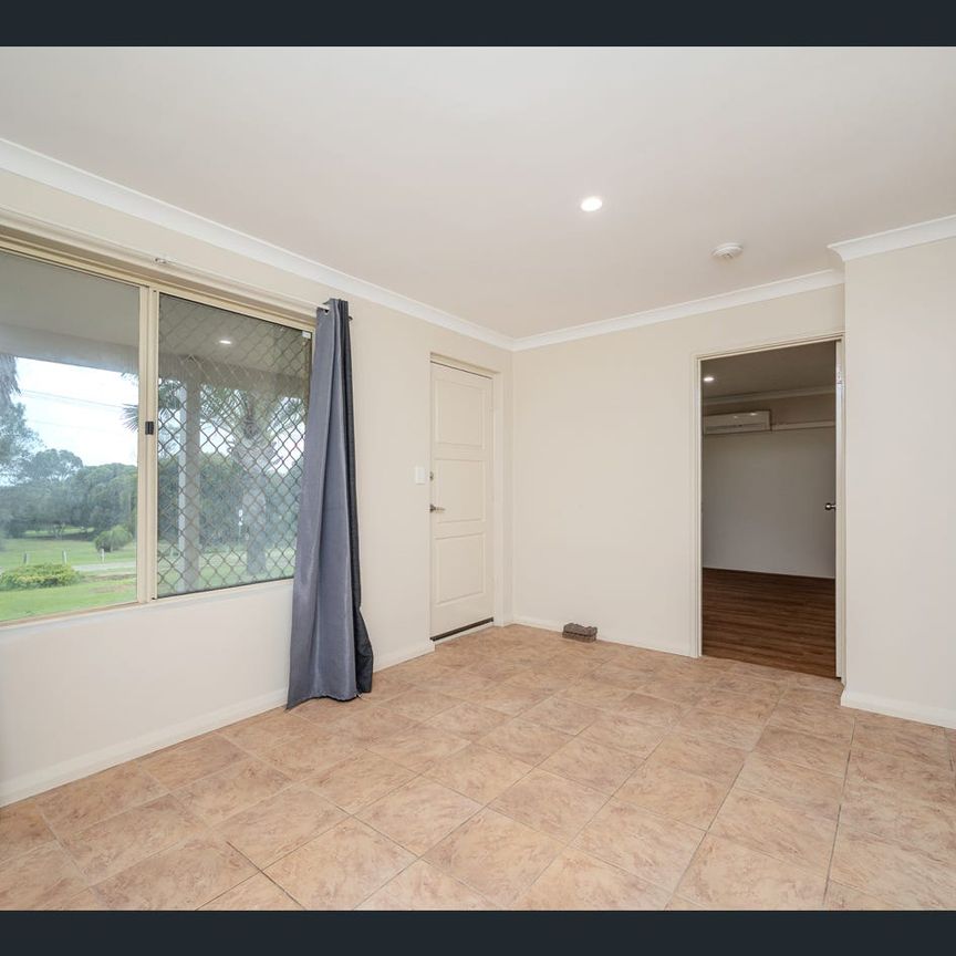 SPACE FOR EVERYONE — MERRIWA - Photo 1