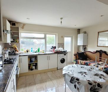 Lansbury Avenue, Edmonton, London N18 - Photo 5