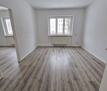 Charmante zwei Zimmer Wohnung mit Balkon - Leben im ruhigen Stadtte... - Photo 1