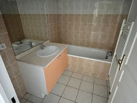 Location Appartement 3 pièces 64m² NIMES 30000 - Photo 5