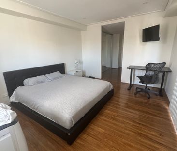 The Entrance - Photo 4