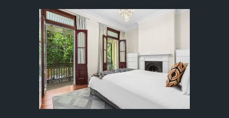 Terrace in desirable position with private courtyard - Photo 2