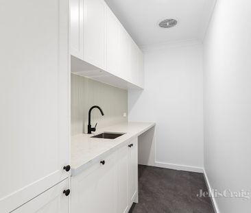 10 Flodden Way, Briar Hill - Photo 4