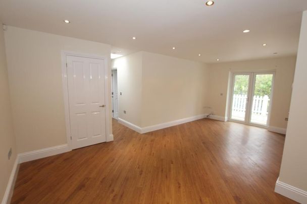 43 St Johns Road, Woking - 2 bedrooms Property for lettings - Seymours - Photo 1