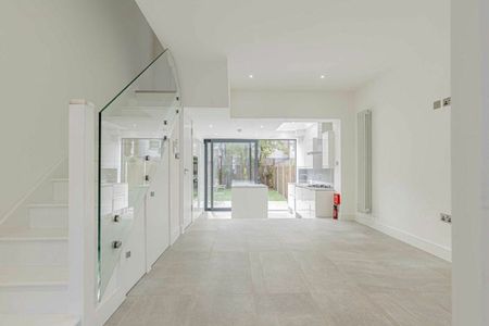 Lancaster Road, Walthamstow, E17 - Photo 5