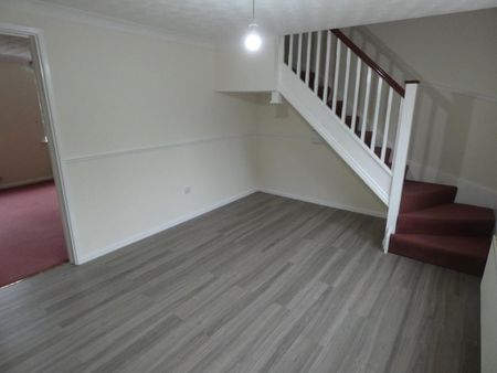 3 bedroom semi-detached house to rent - Photo 3