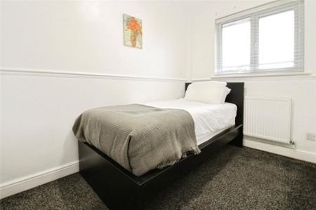 2 bedroom maisonette to rent - Photo 4