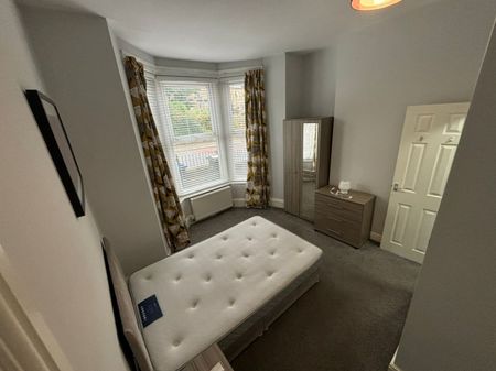 246 Sheffield Road, Barnsley - Photo 5