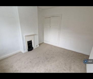 2 bedroom semi-detached house to rent - Photo 3