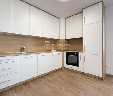 PRENÁJOM: 2-izbový byt s parkovacím miestom, BYTČA Jablone - Fotografia 4