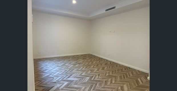 CONVENIENT AND COMFORTABLE - Photo 1