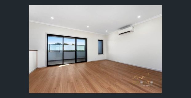 A LUXURY LIFE UPLIFTED ON POWER STREET - Photo 1