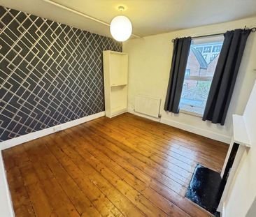 2 bedroom terraced house to rent - Photo 4