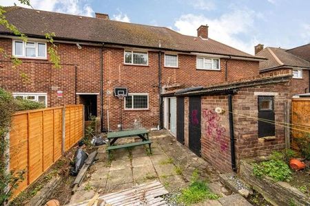 Swan Road, Hanworth, TW13 - Photo 2