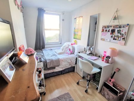 6 Bed Terraced House, Gladstone Place, BN2 - Photo 5