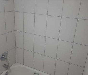 Très Bel Appartement 3 1/2 à Louer - Boulevard Des Sources - DDO - ... - Photo 4