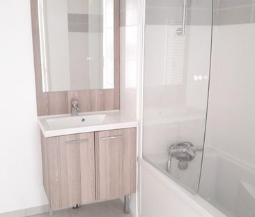 location Appartement T3 DE 62.7m² À VILLEURBANNE - Photo 3