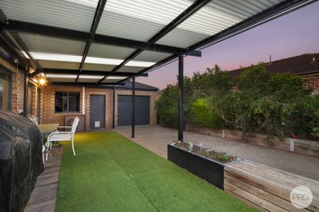 FAMILY HOME IN SEBASTOPOL - Photo 2