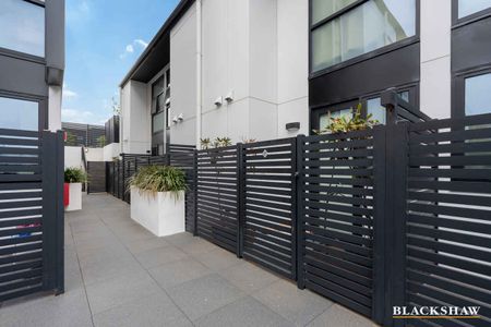 Centrally Located Executive Townhouse - Photo 4