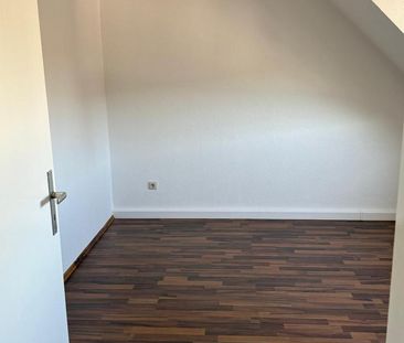 Attraktive 2-Zimmer-Dachgeschosswohnung in zentraler Lage von Hamm - Photo 3