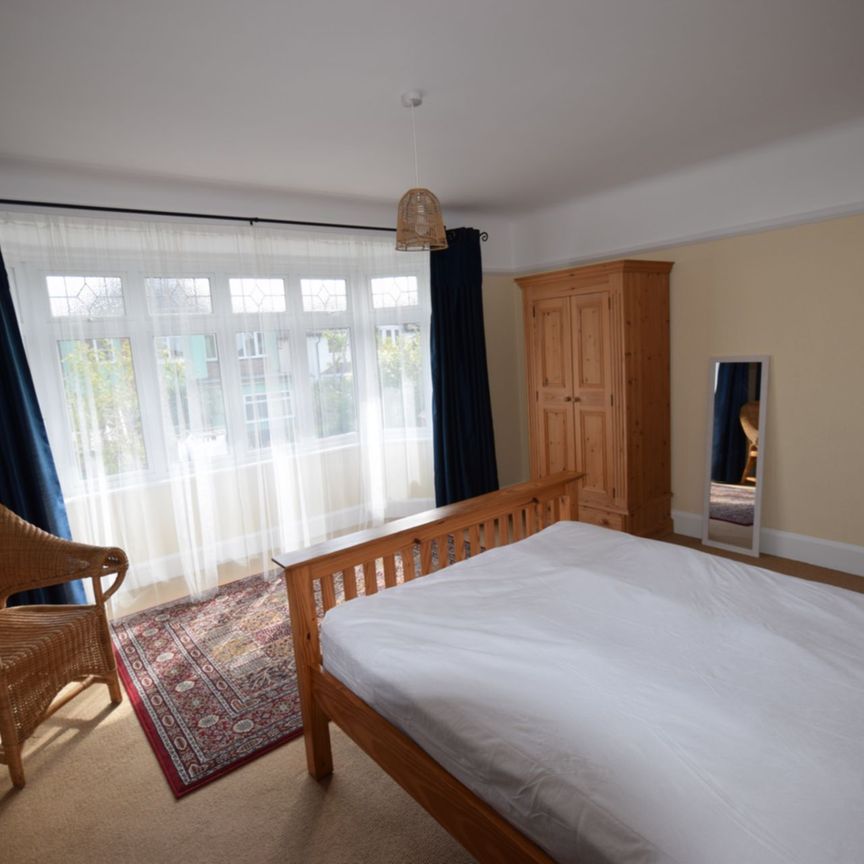 2 Bedroom Flat To Rent in Moordown - £1,150 pcm Tenancy Info - Photo 1