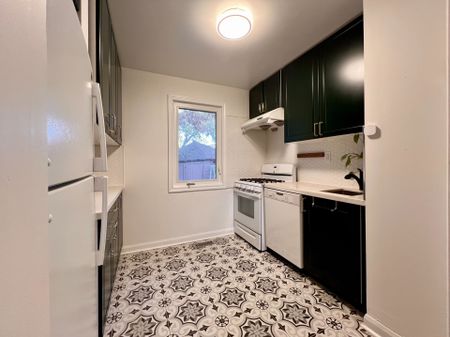 For Lease - 524 Eglinton Avenue, Toronto, Ontario - Photo 5