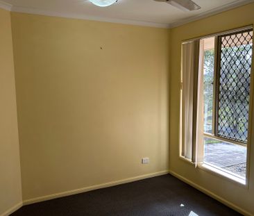 17 Wivenhoe Close - Photo 2