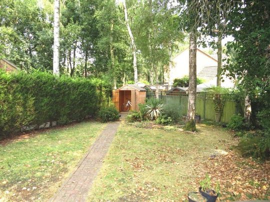 Sycamore Close, Lincoln - Photo 1