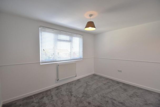 4 bedroom bungalow to rent - Photo 1