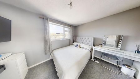 2 bedroom end of terrace house to rent - Photo 5