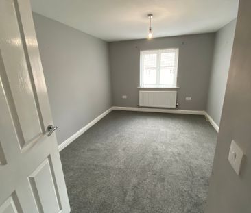 Ffordd Watkins, Birchgrove, SA7 0HP - Photo 3