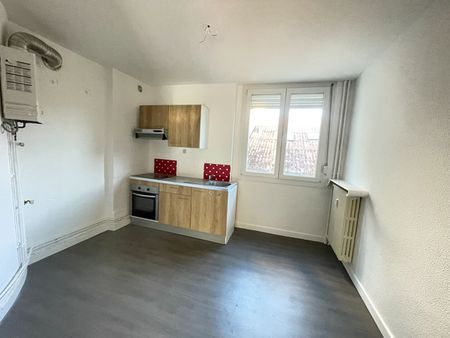 Location Appartement 5 pièces 94m² - Photo 3