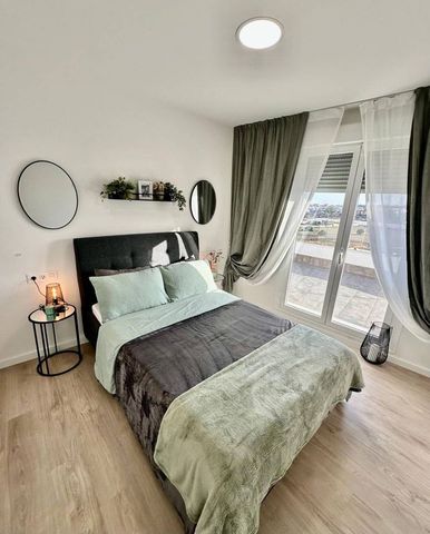 3 bedroom luxury penthouse for rent in Nueva Andalucia, Spain - Photo 2