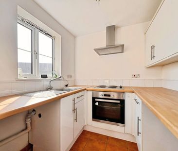 Falcon Avenue, Grays, RM17 - Photo 3