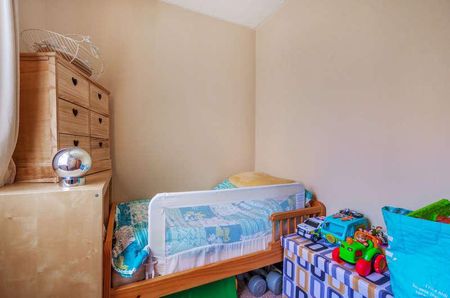 Eagle Drive, Sleaford, NG34 - Photo 5