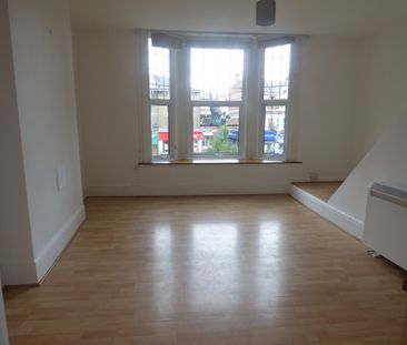 1 Bed Flat, Rushey Green, SE6 - Photo 2