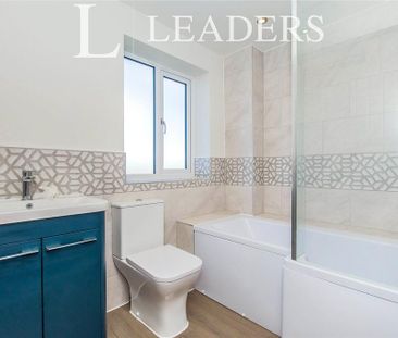 3 bedroom semi-detached house to rent - Photo 6