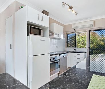 Furnished coastal apartment near The Strand - Photo 3