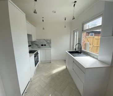 Stacey Avenue, Wolverton, MK12 - Photo 3