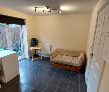 3 bedroom semi-detached house to rent - Photo 6