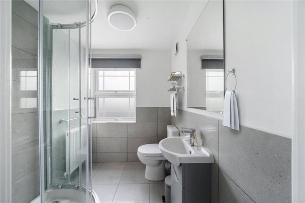 1 bedroom in a house share to rent - Photo 1