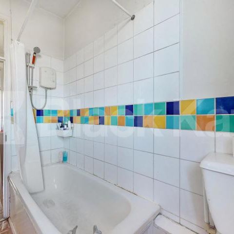 Luxury One Bedroom Residence Moments from Hyde Park - Photo 1