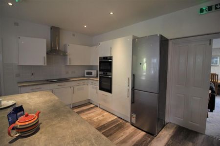1 bedroom in a house share to rent - Photo 5