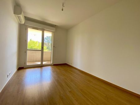 Location Appartement 2 pièces 42m² AVIGNON 84000 - Photo 2