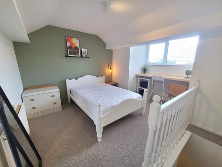 4 bedroom terraced house to rent - Photo 5