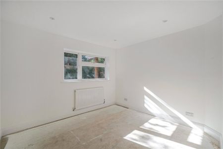 5 bedroom bungalow to rent - Photo 2