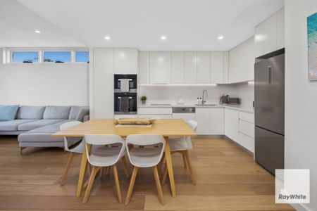 Apartment in Boutique Development fully furnished - Photo 2