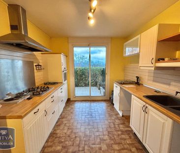 Location Appartement 4 pièces 78m² ST PRIEST EN JAREZ 42270 - Photo 2