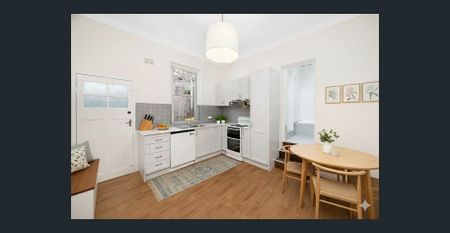 Renovated 2-bedroom + study in the heart of Annandale - Photo 3